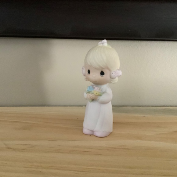 Bridesmaid Precious Moments Ceramic Figurine - Picture 2 of 5